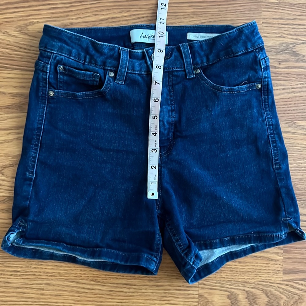 Angels Forever Young | signature | MIDI Shorts | Size 7
